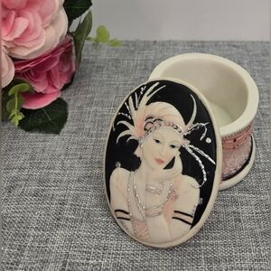 Vintage Shudehill Art Deco Style Small Ceramic Trinket Box Charleston Lady Pink
